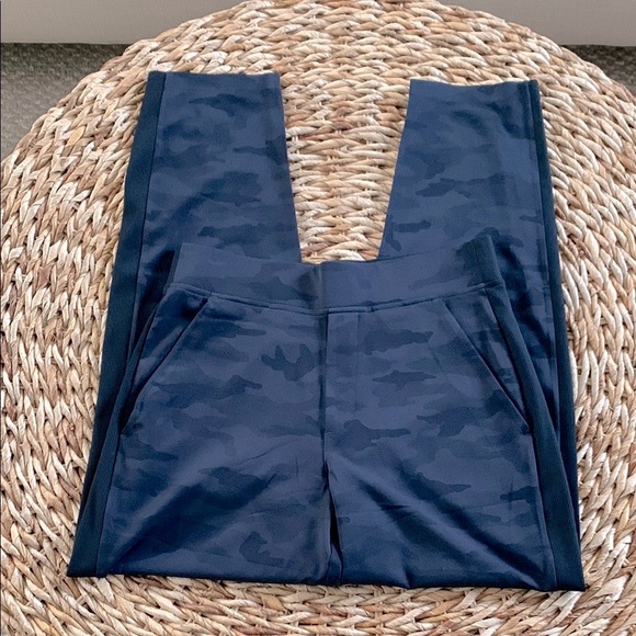 Athleta Navy Camo Brooklyn Ankle Pant - Picture 5 of 16